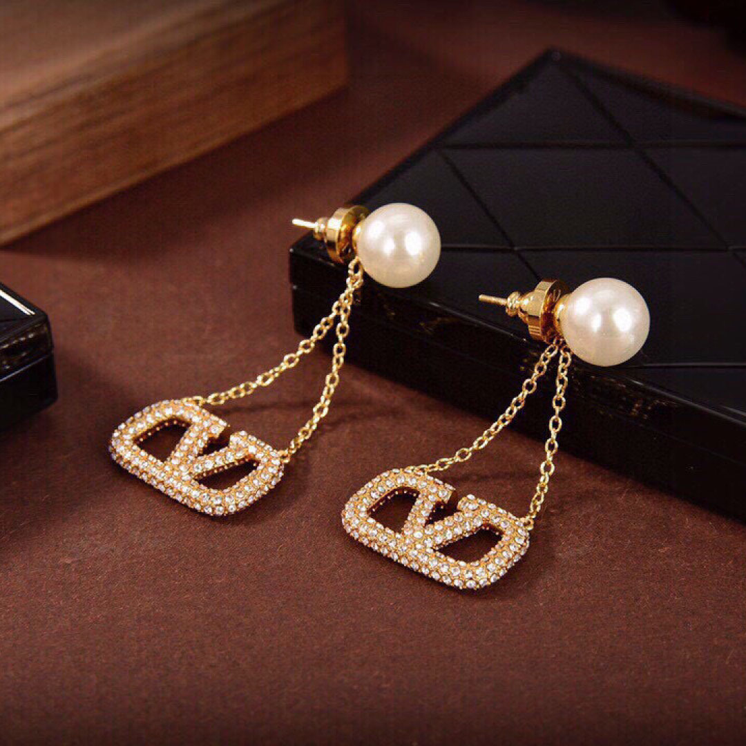 VT Stylish Earrings DF240402