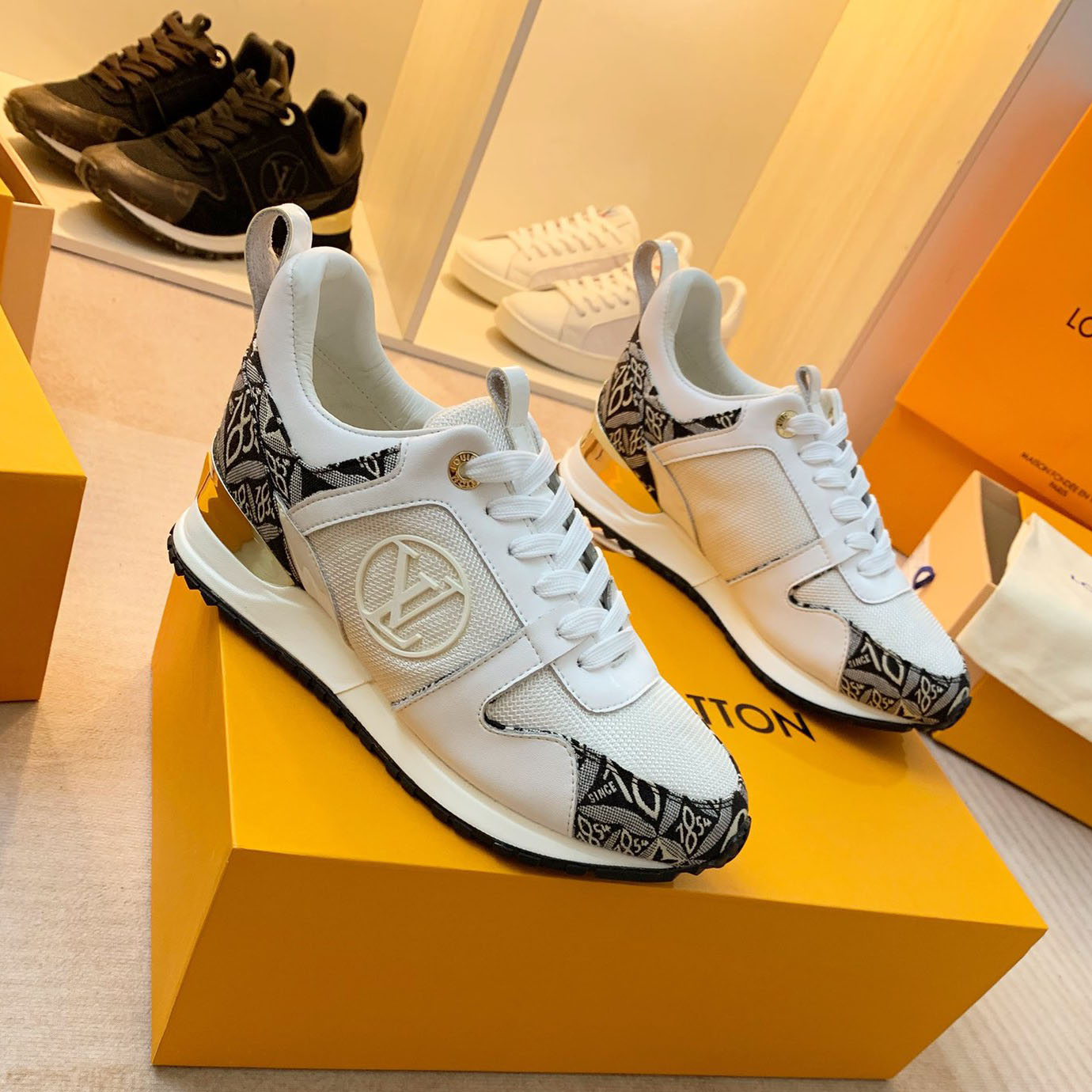 LV Runner Unisex Running Sneakers ED240405