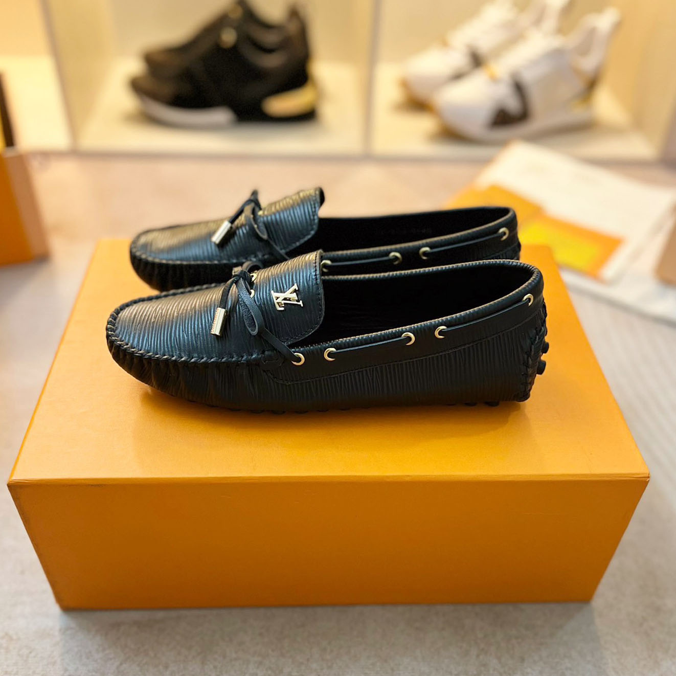 LV Solid Color Emblem Arizona Loafers ED240410