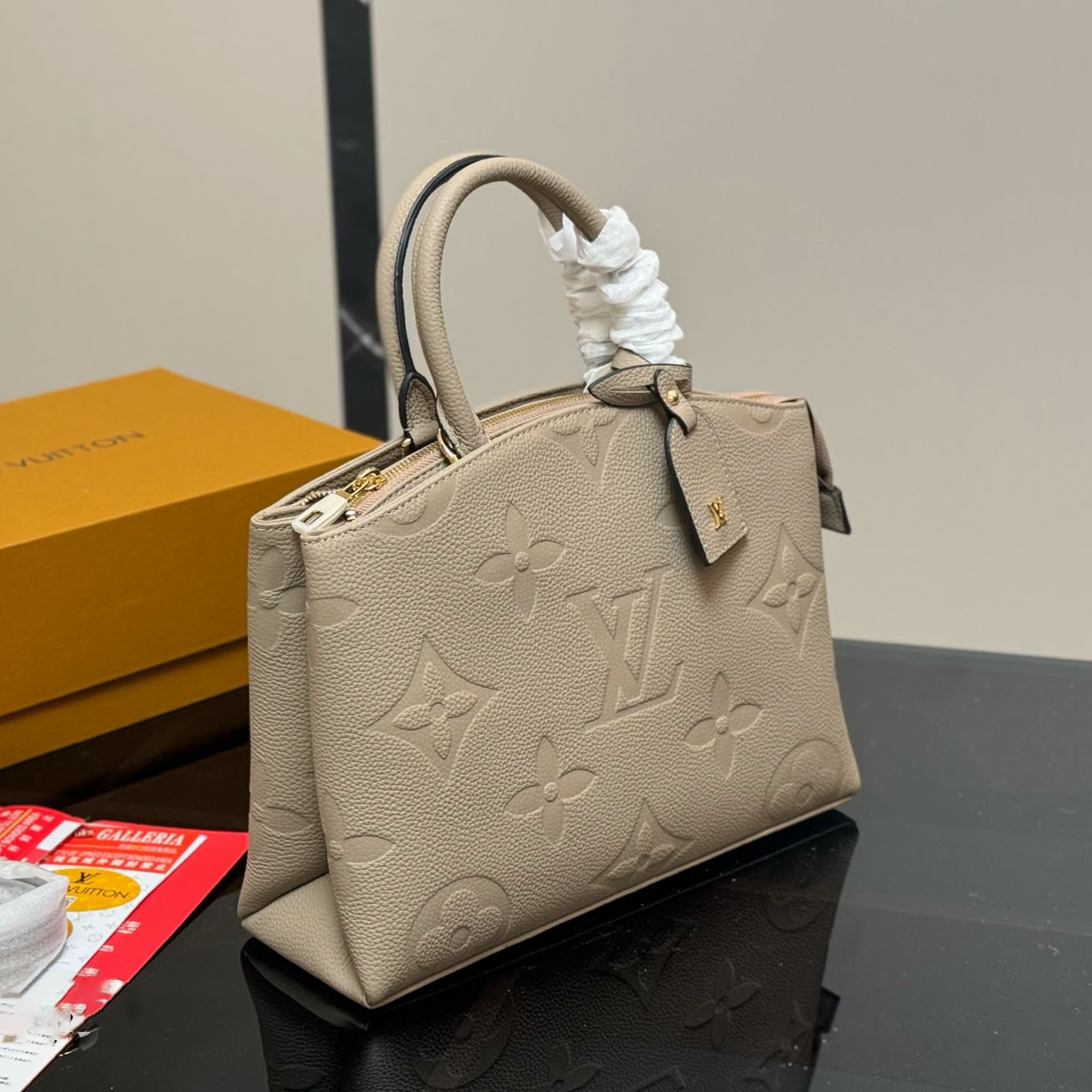 LV Luxury Stylish Leather Tote STZB250403