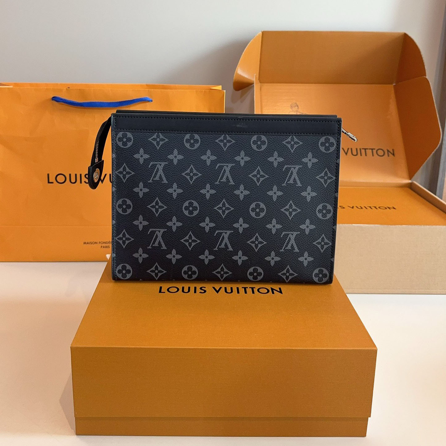 Lv Stylish Men's Handbag BV250402