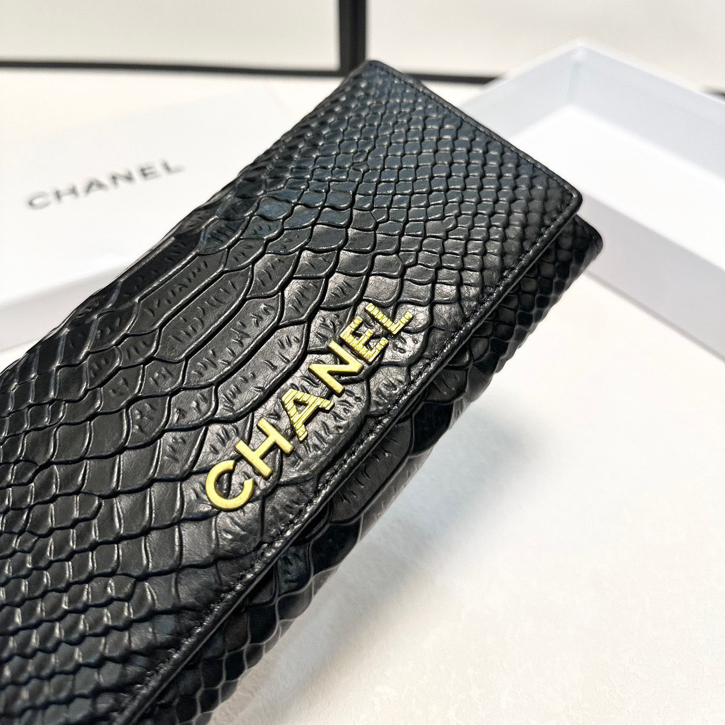 CH Best-Selling Cowhide Bifold Wallet STZB250410