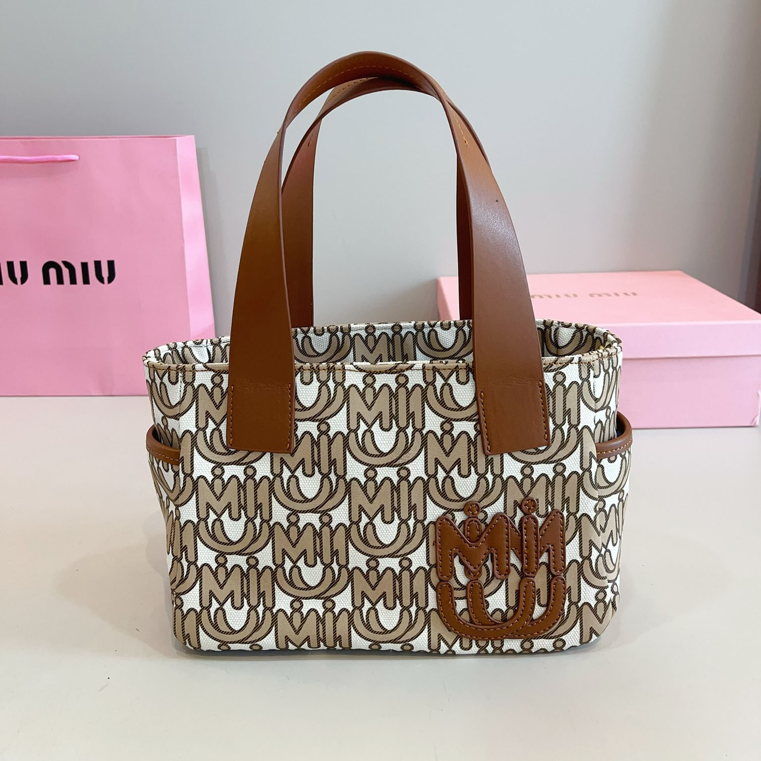 MIU Canvas Market Tote STZB250433