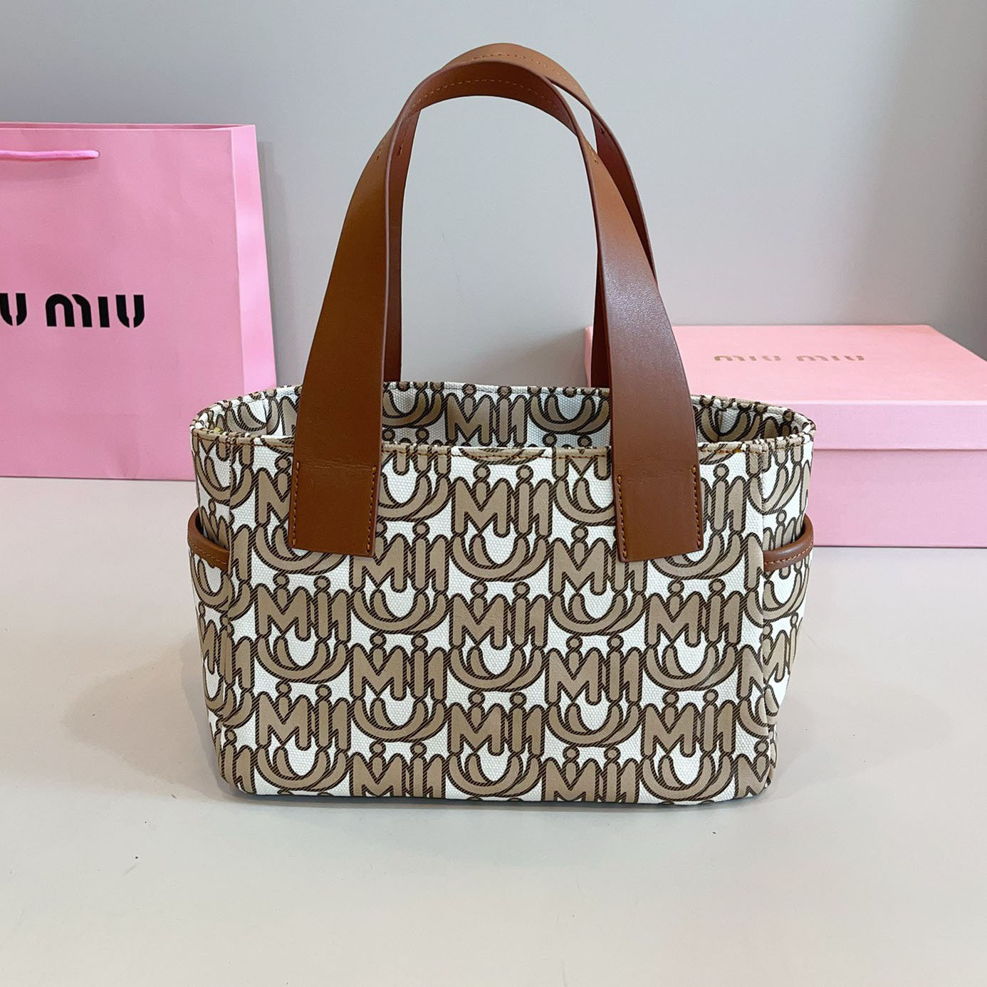 MIU Canvas Market Tote STZB250433