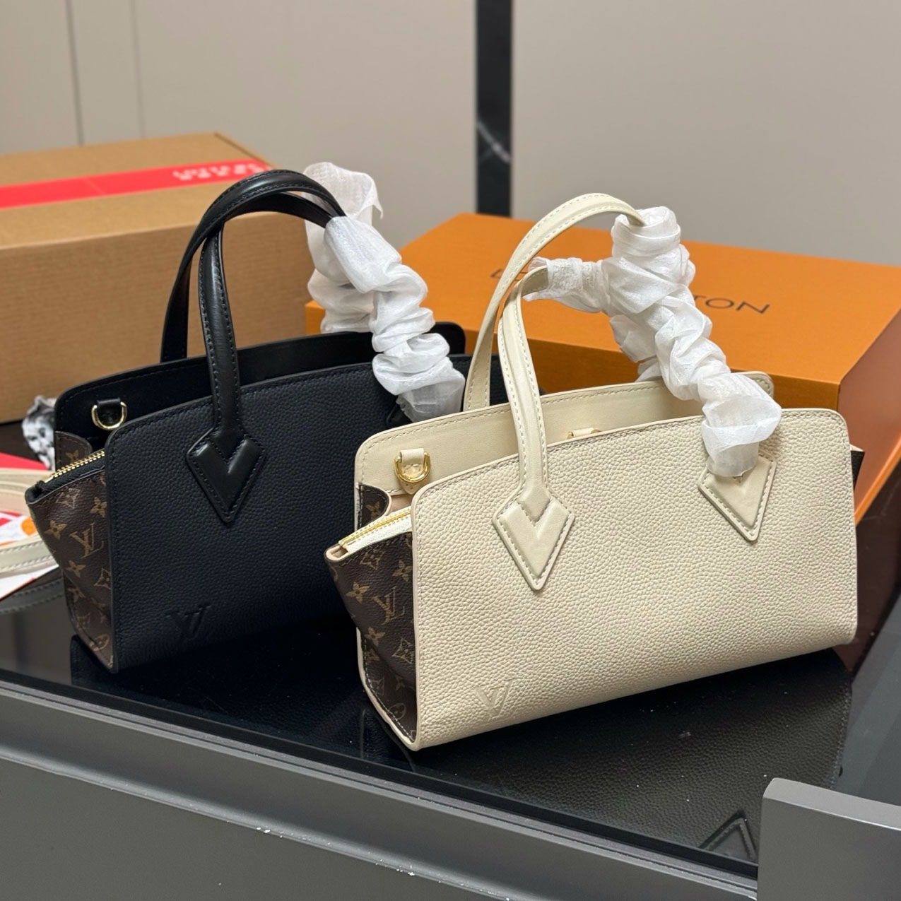 LV Varenne Waterwave Handbag STZB250427