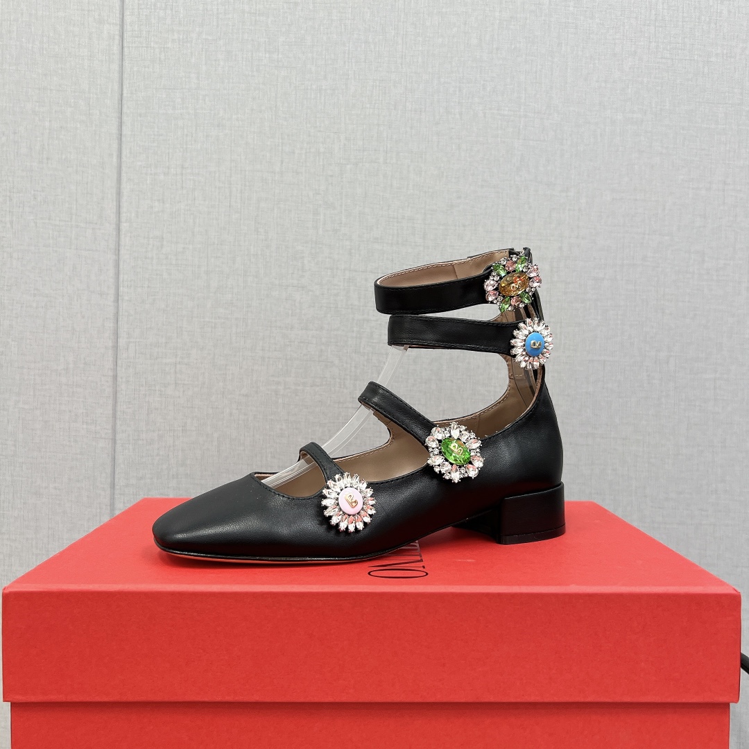 VT Diamond-Button Zipper Pumps MS250411