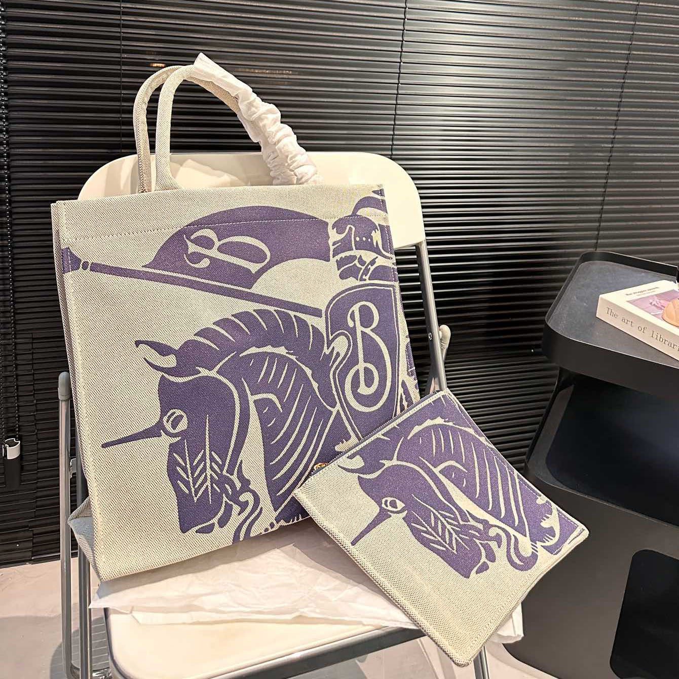 Bur Horseferry Tote Bag GDJ250426