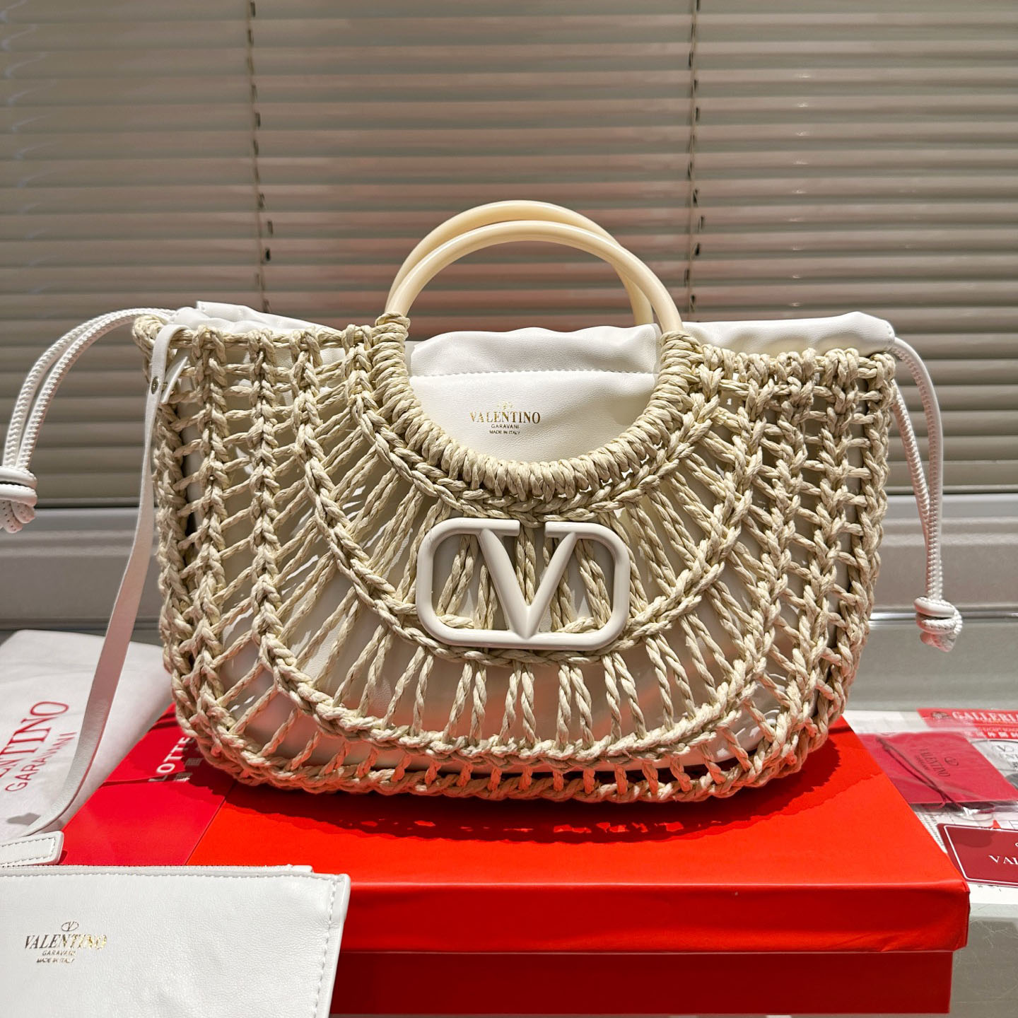 VT Classic Straw Tote GDJ250401