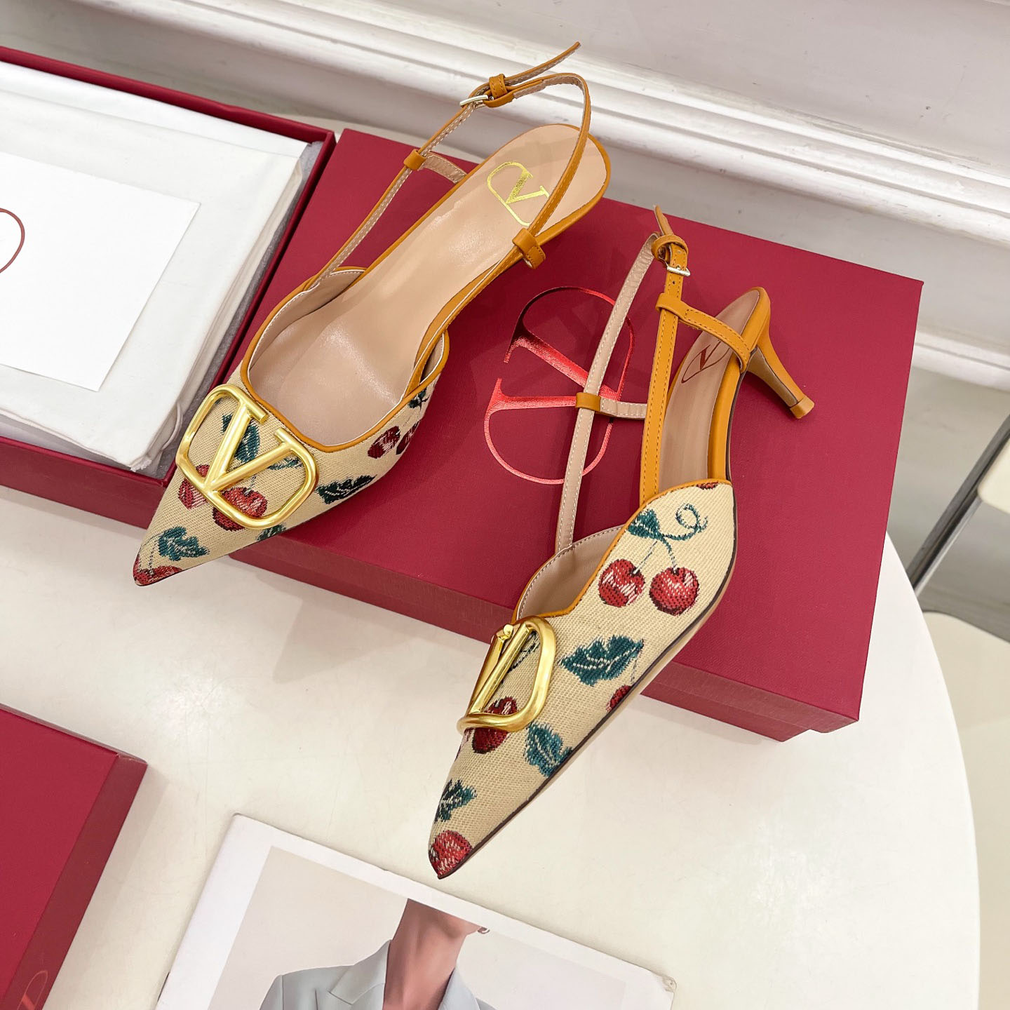 VT Cherry Jacquard Pointed Toe Pumps GDJ250412