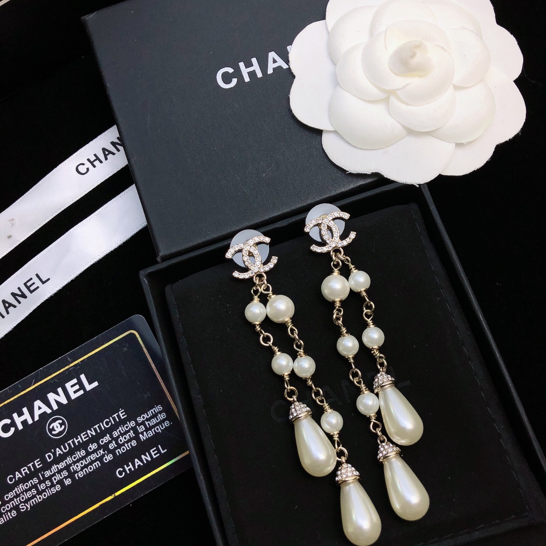 CH Vintage Camellia Drop Pearl Earrings YV24060130
