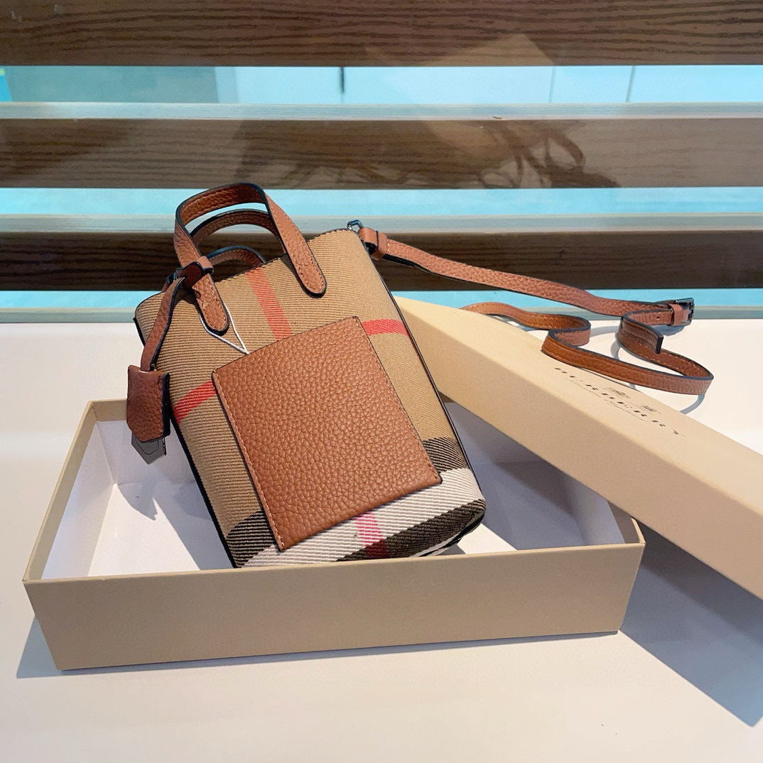 Bur Fashionable Mini Crossbody Bag GDJ250429