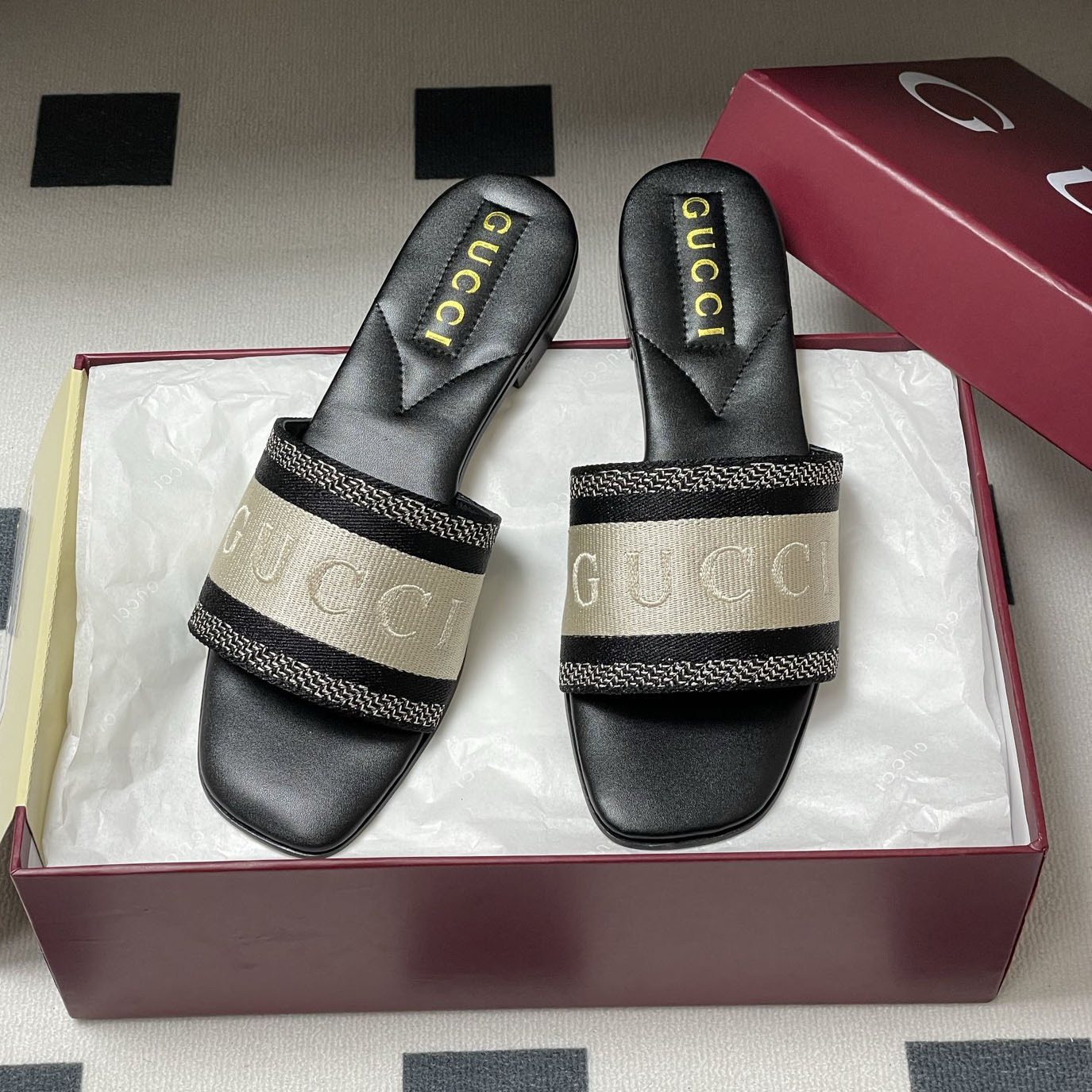 GG Women's Classic Flat Sandals GDJ250415