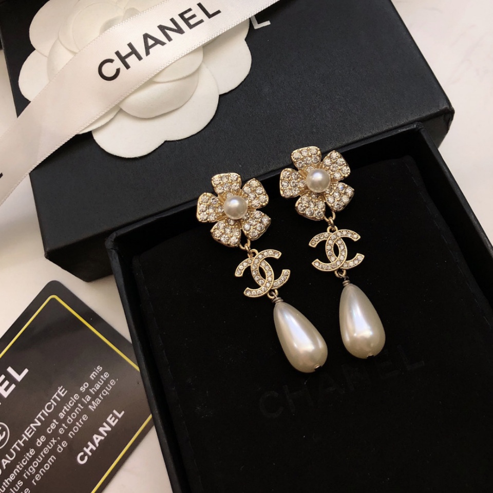CH Vintage Camellia Drop Pearl Earrings YV24060129