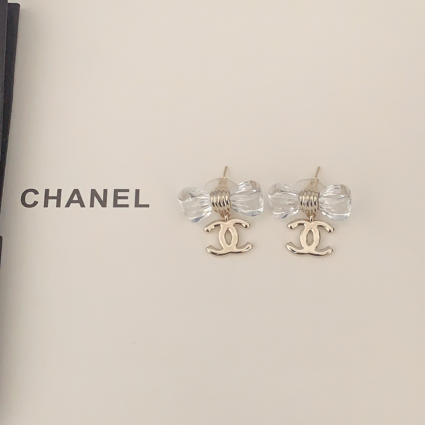 CH Transparent bow - shaped Double C earrings YV24060235
