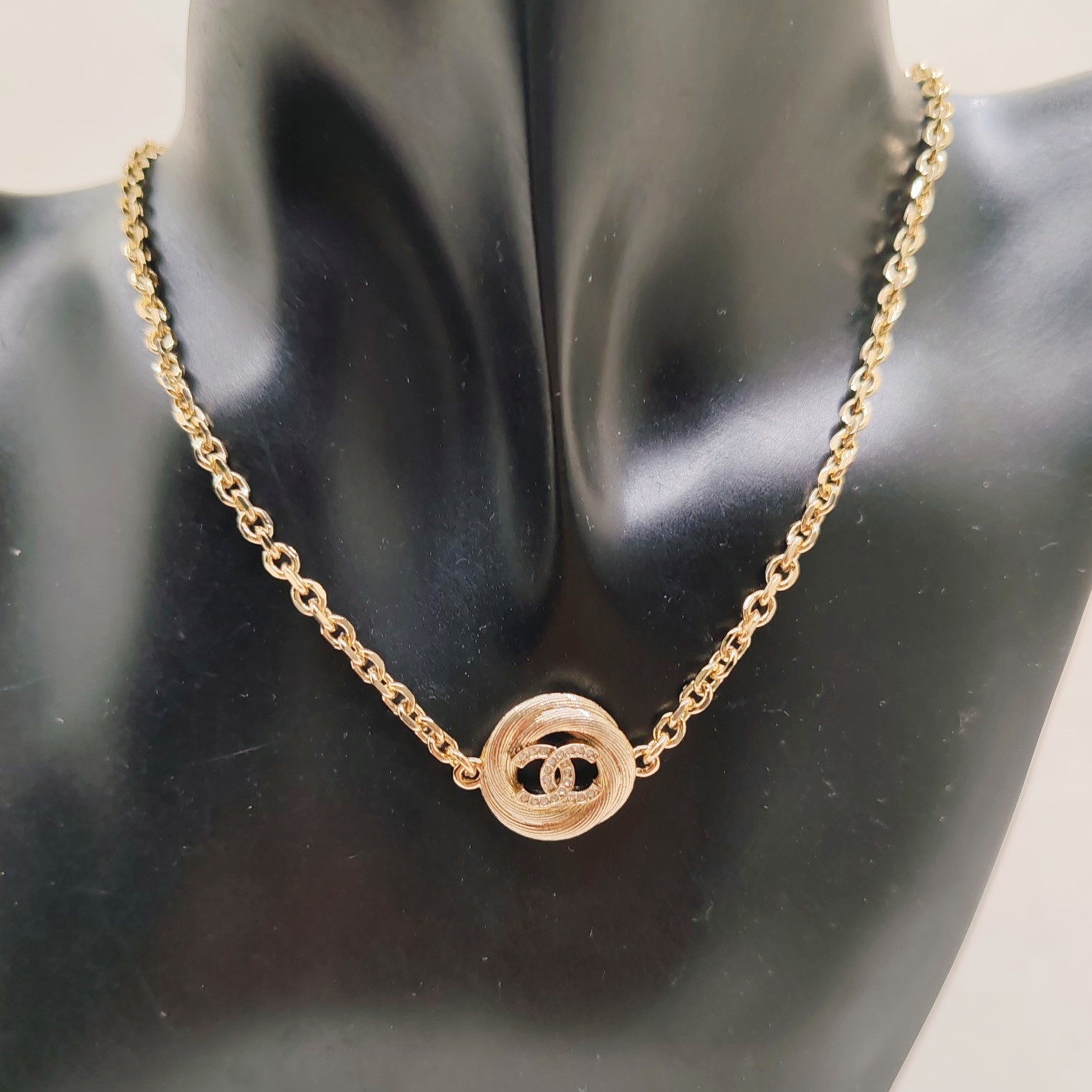CH  Twisted Gold logo Necklace YV24060216