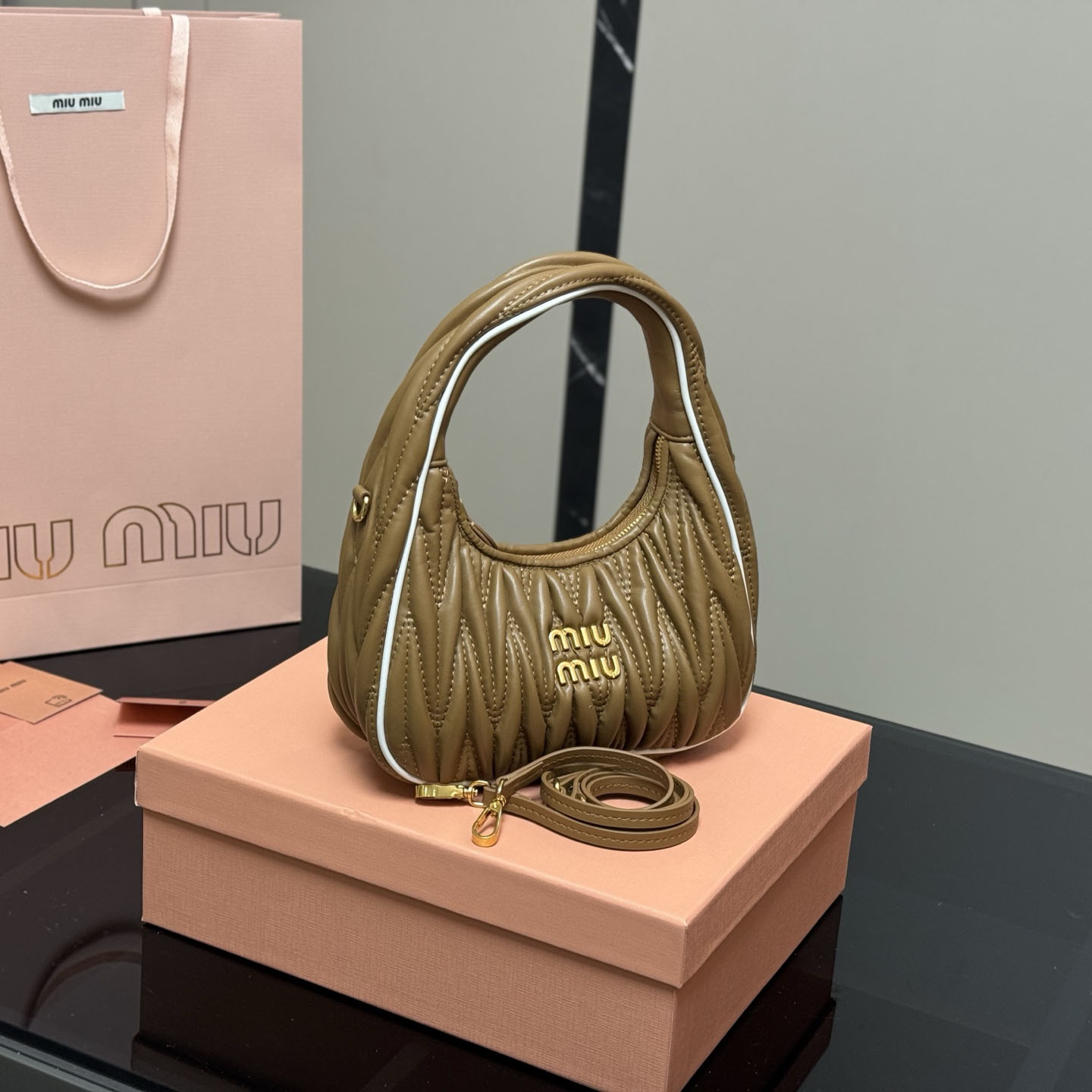 Miu Wander Bag WXR250436