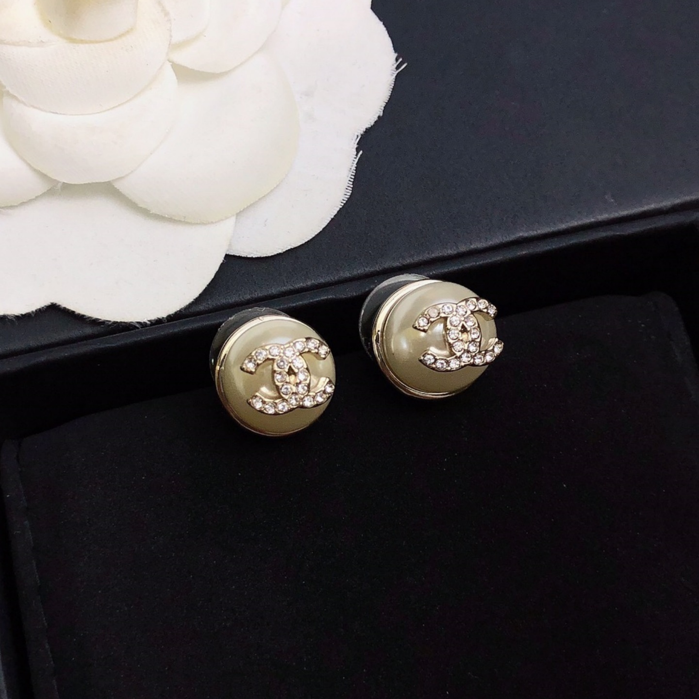 CH Classic Round Double C Stud Earrings YV24060229