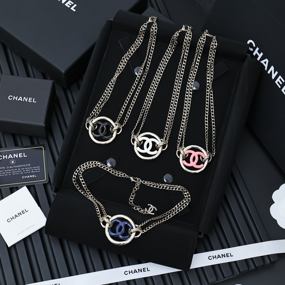 CH Enamel-colored short-chain choker YV24060207