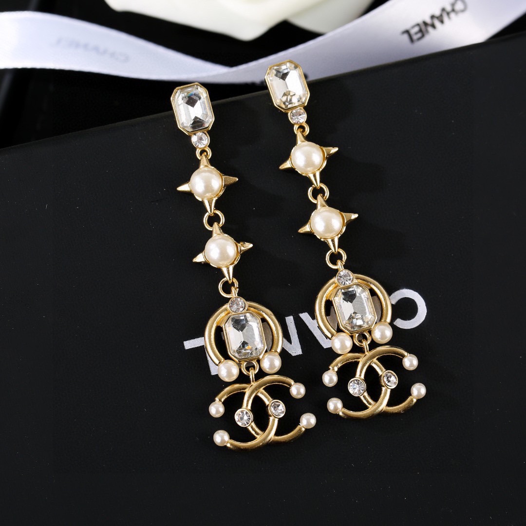 CH Long Star-Shaped Pearl Double C Pendant Earrings YV24060225