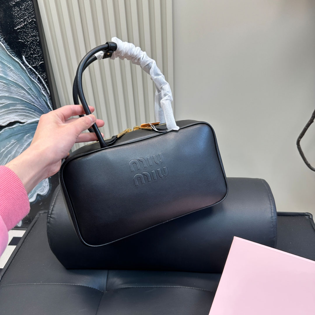 Miu Long-Handle Tote WXR250430