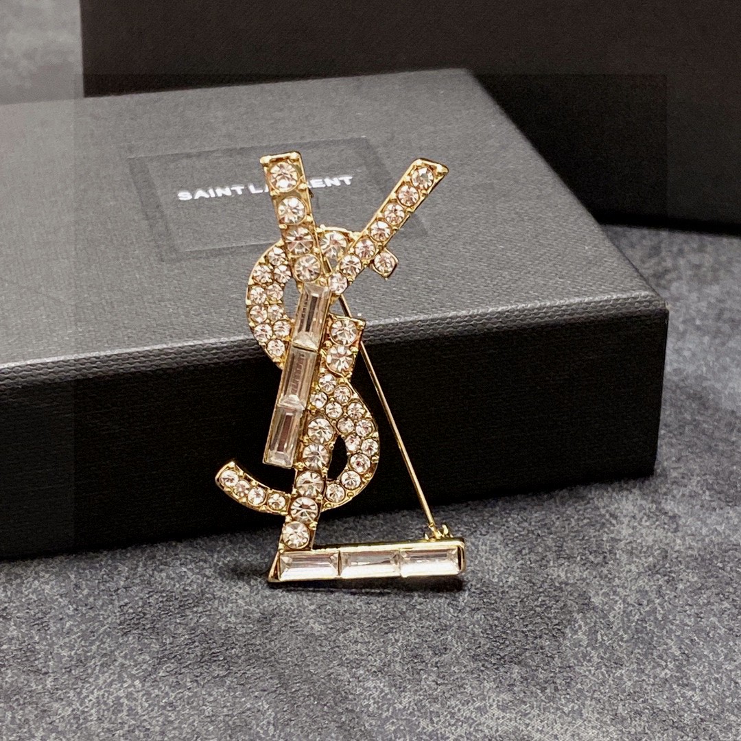 YSL 25New Diamond-Encrusted Logo Brooch YV24060304