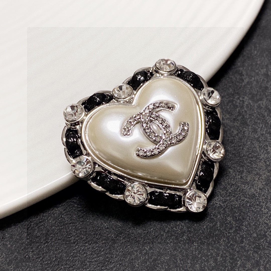 CH New silver and black leather heart Brooch YV24060306
