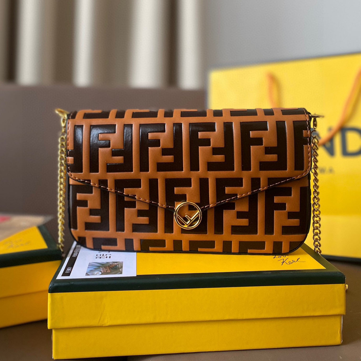 FD Classic Chain Bag FH250544