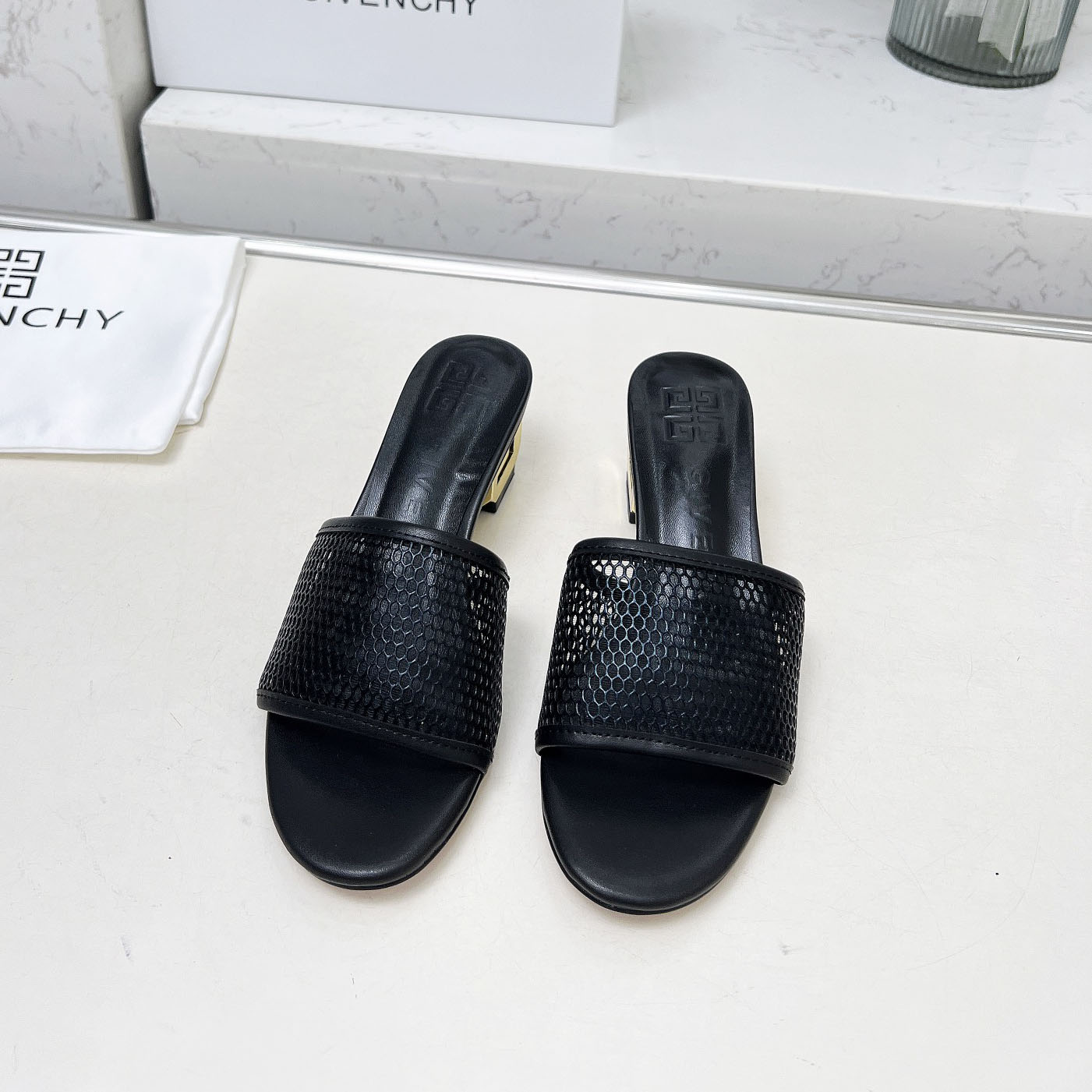 GV Chunky Heel Sandals FH250565