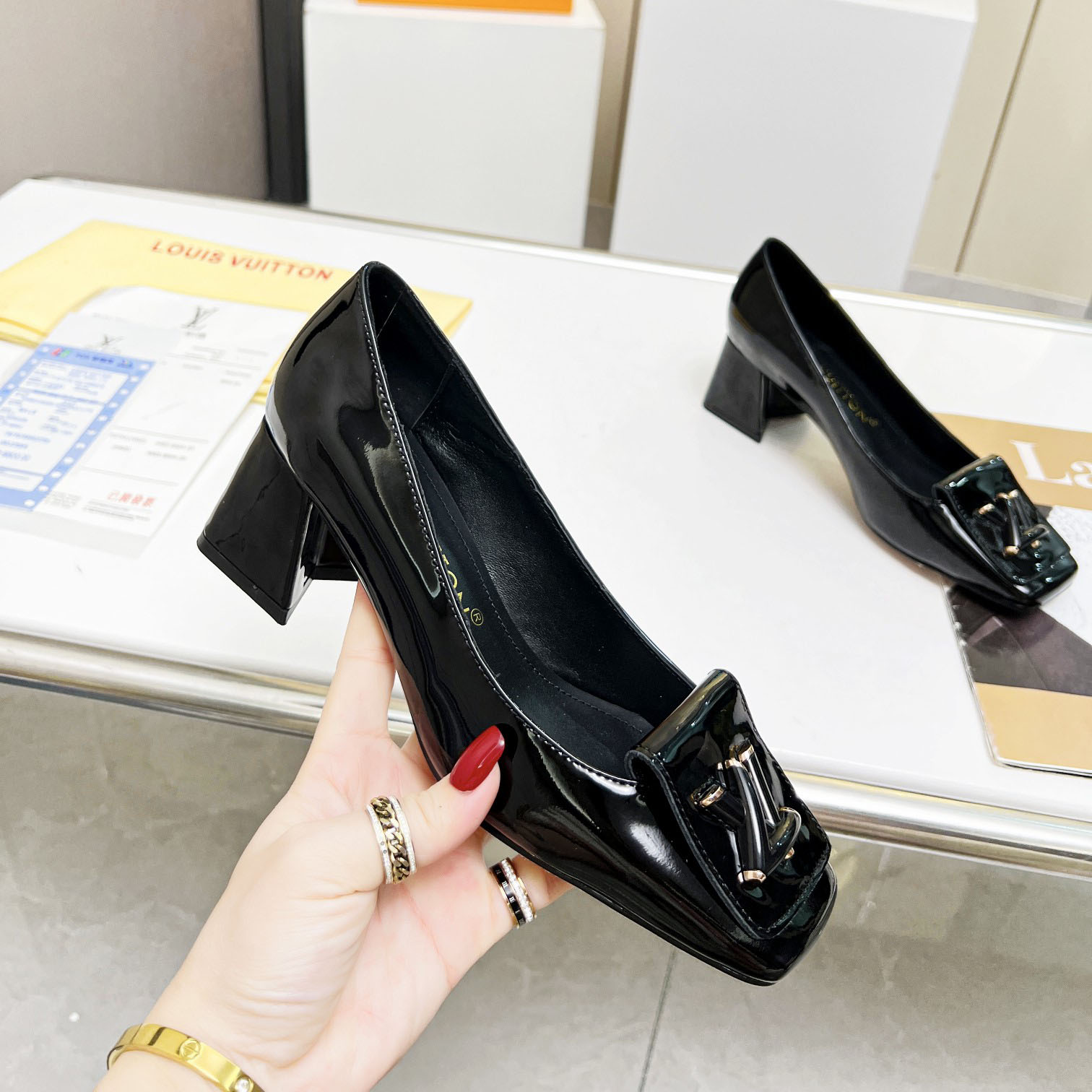 LV Classic Pumps JJ250517