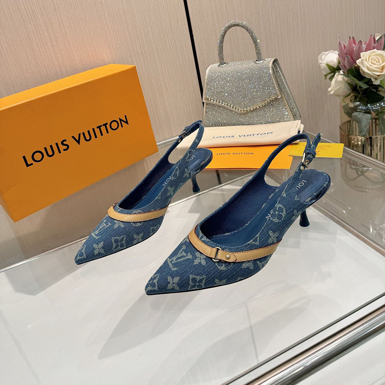 LV Pointed-Toe High Heels JJ250504