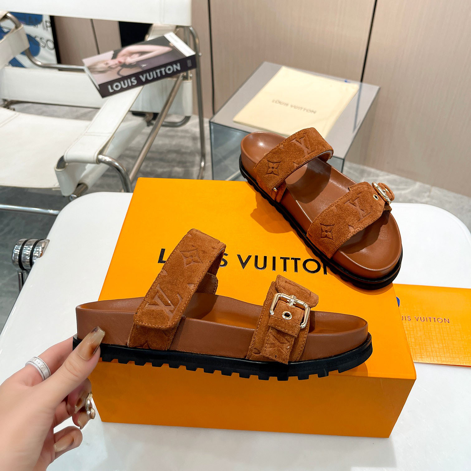 LV Fashion Sandals JJ250513