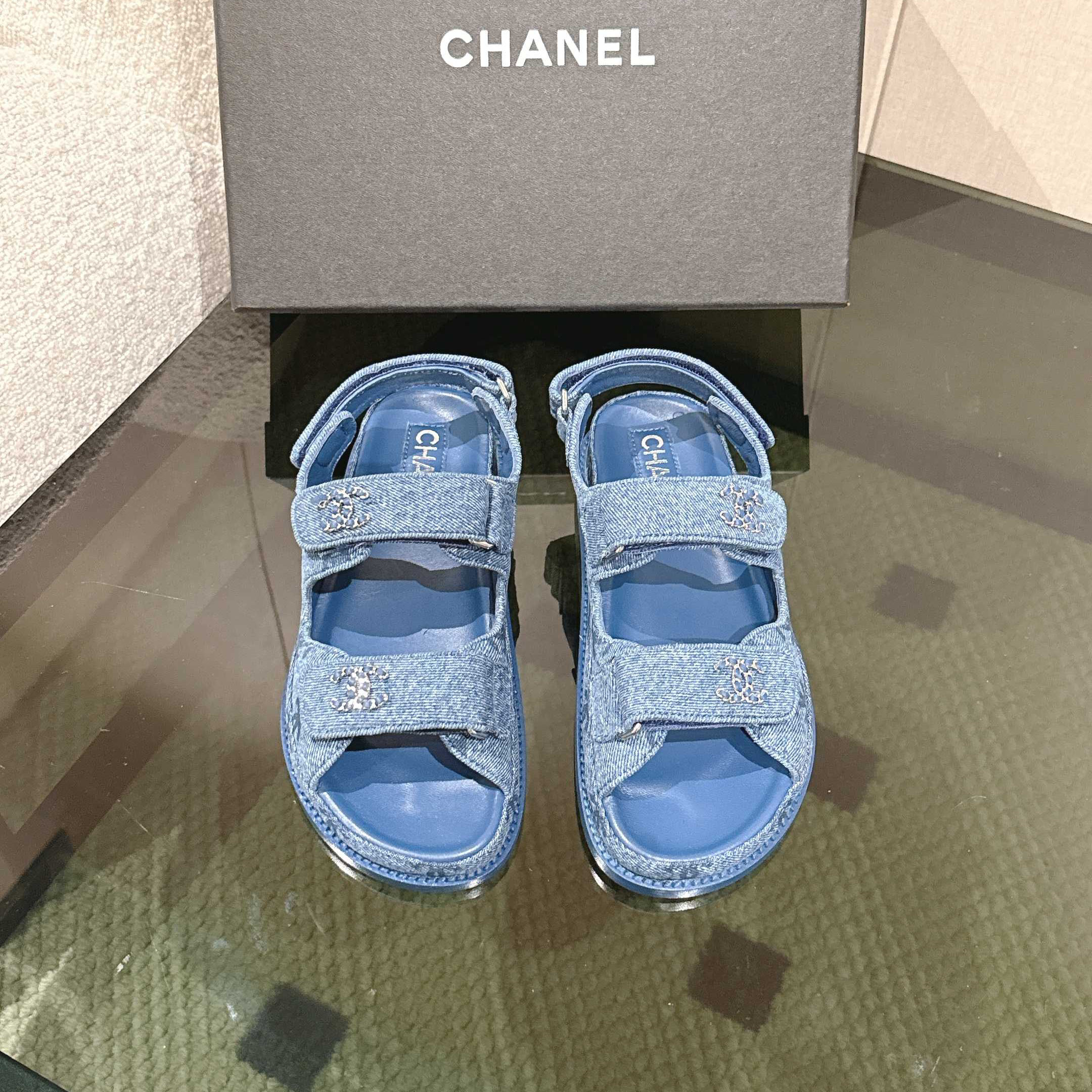 CH New Classics sandals FH250584