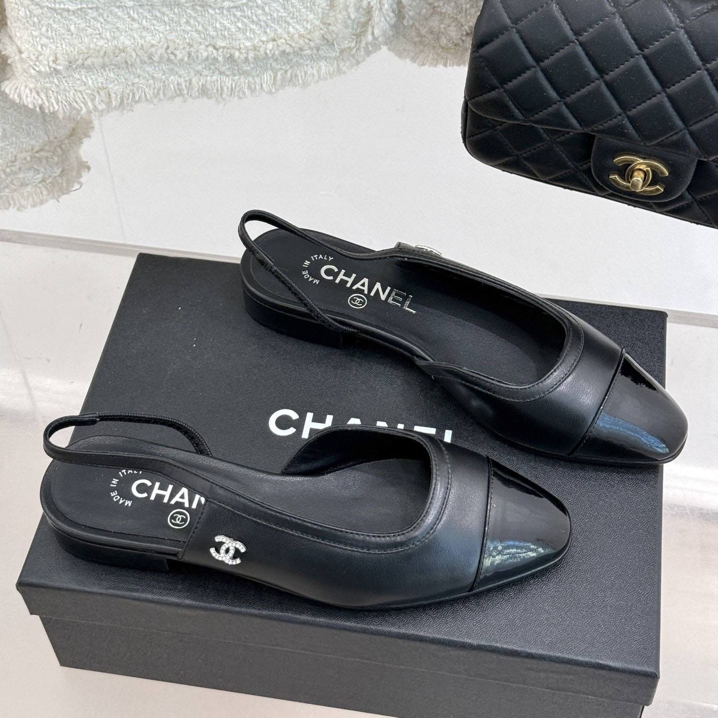 CH Classic Color-Blocked Sandals FH250595