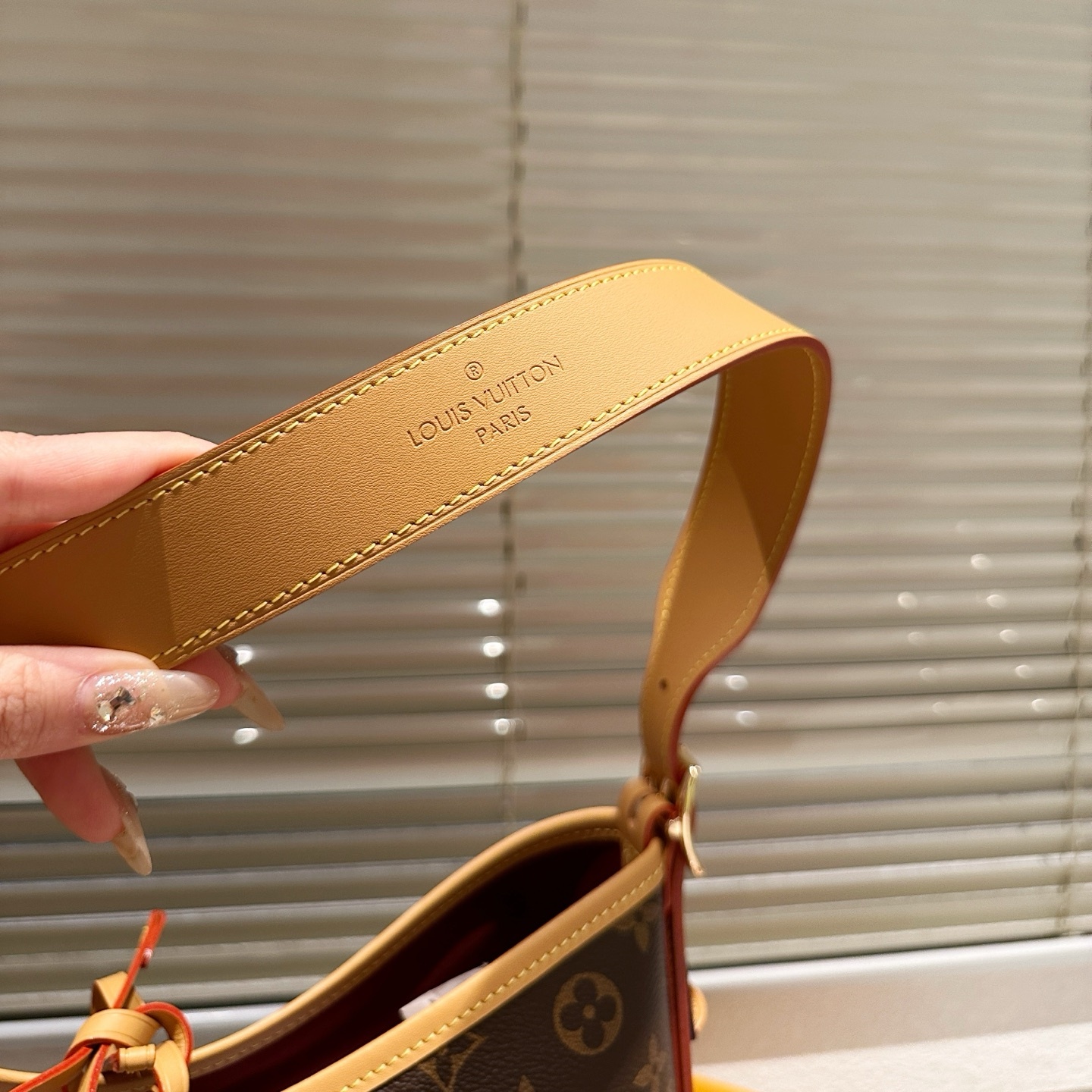 LV  (In-Store Benefit Items)Classic Monogram Carryall PM YV24060407