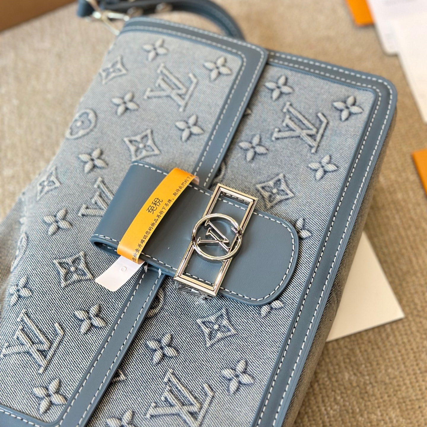 LV Limited-edition denim Dauphine MM YV24060427