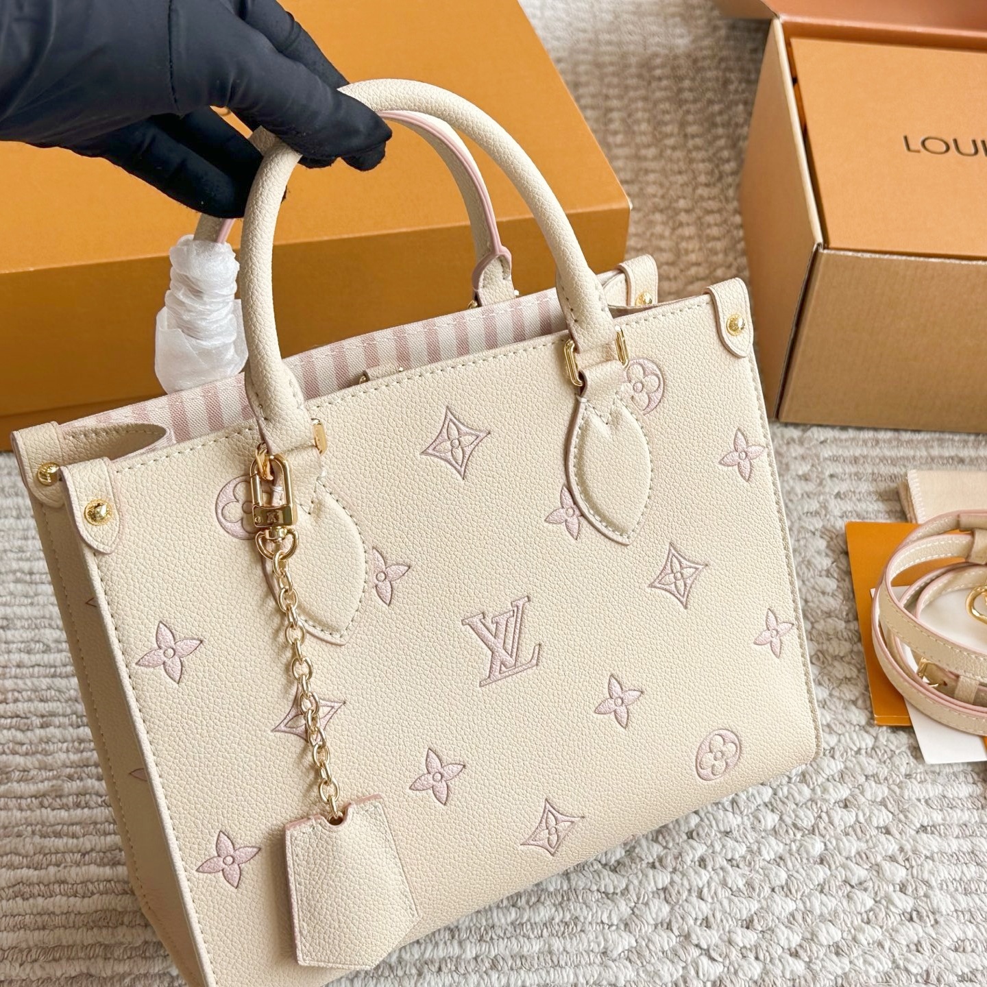 LV  Monogram Multicolore Special Colorway OnTheGo PM YV24060419
