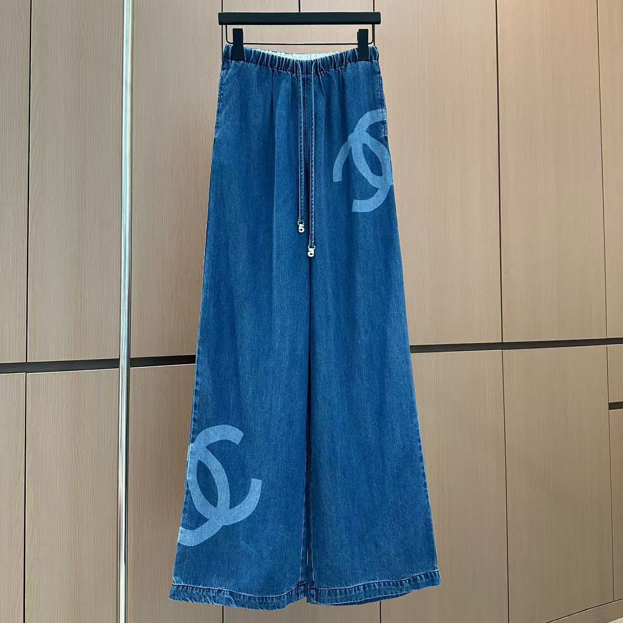 CH Drawstring Relaxed Jeans DRJ250505