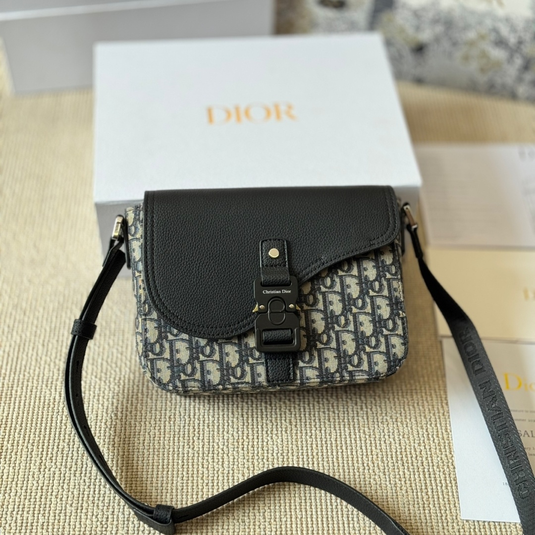 CD Small Saddle Messenger Cowhide Bag  YV24061102