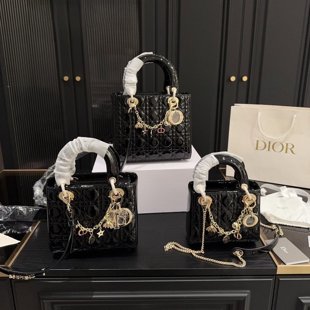 CD Princess Diana Patent leather  Lady Bag YV24061107