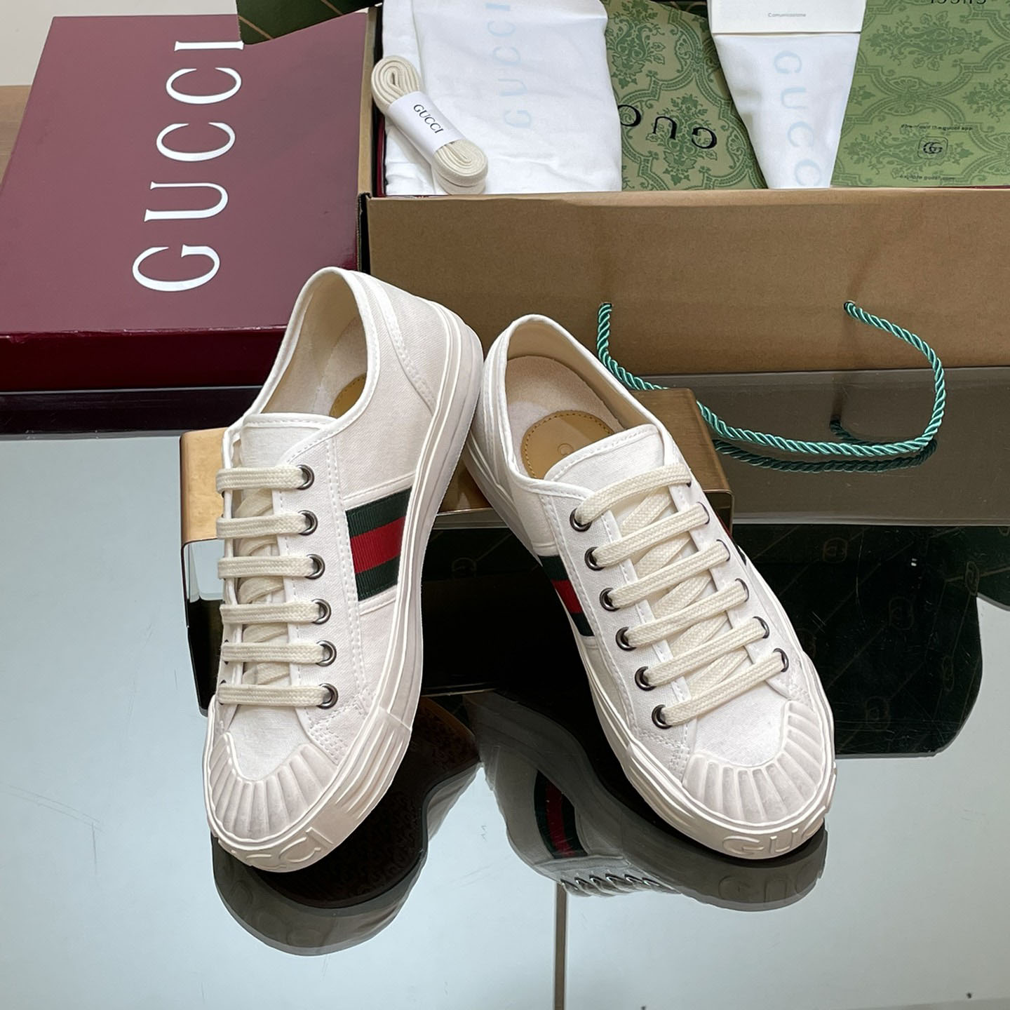 GG 1977 Series Couple Sneakers BV250697