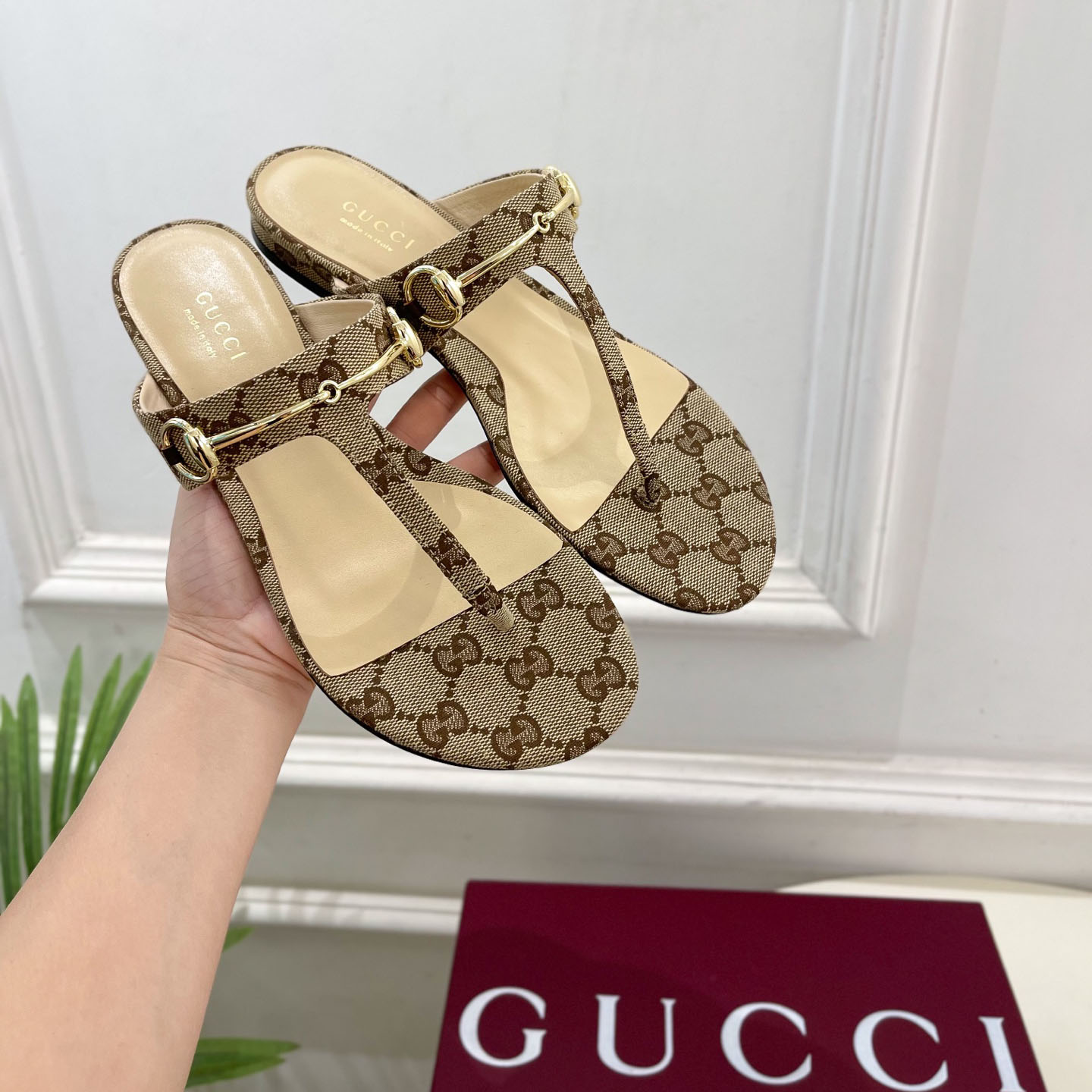 GG Horsebit Toe-Post Sandals BV250691