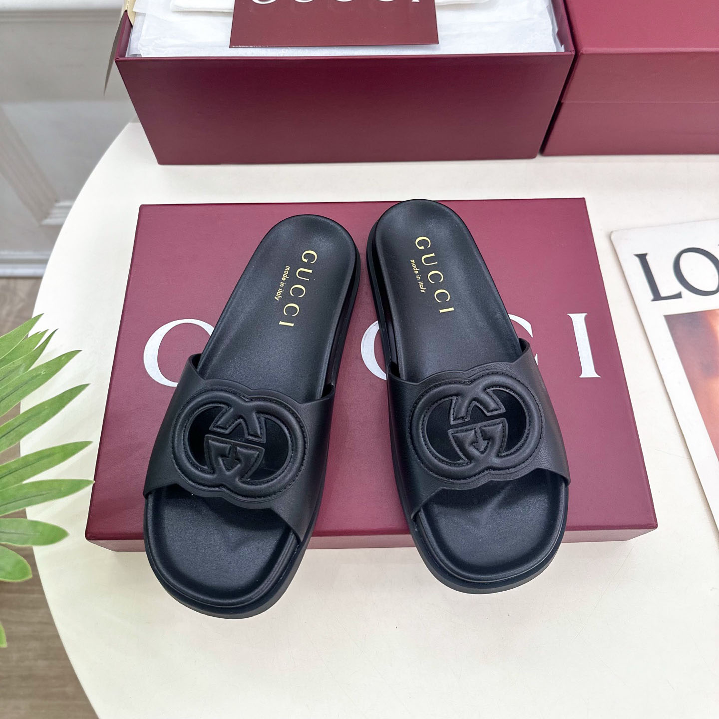 GG Double G Cutout Logo Leather Slippers BV250677