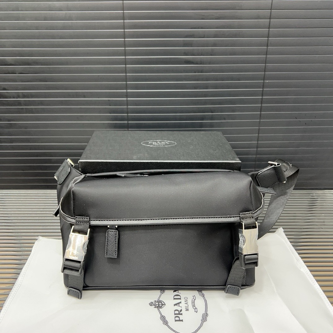 PRA Nylon Chest Bag Ev25061009