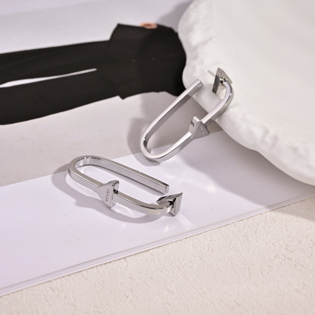 PRA Triangle Earrings Ev25061050