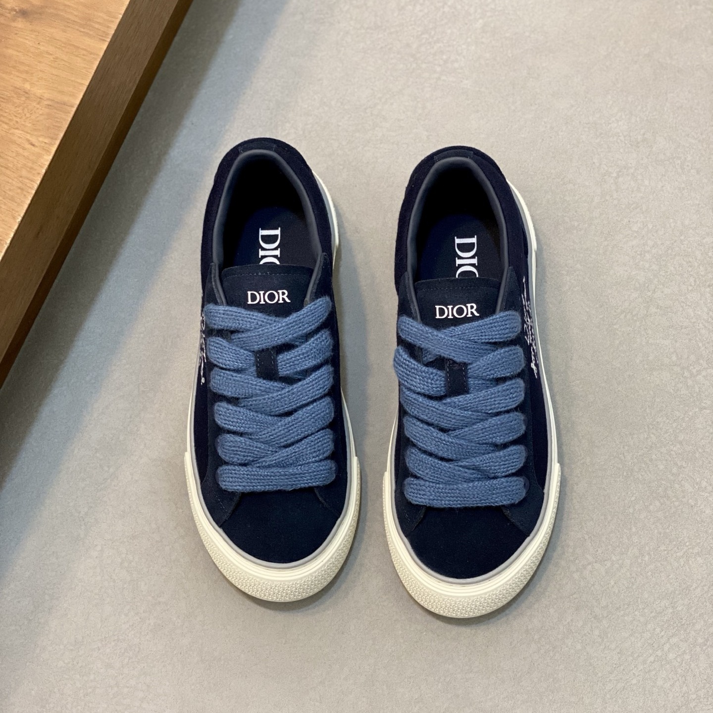 CD B33 Spin Sneaker YV24061401