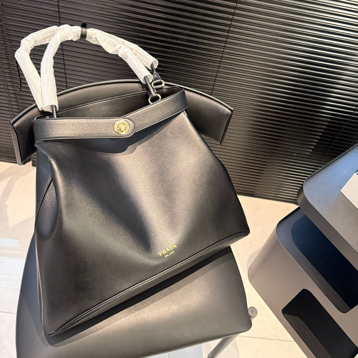 Prada Etude bag Ev25061037