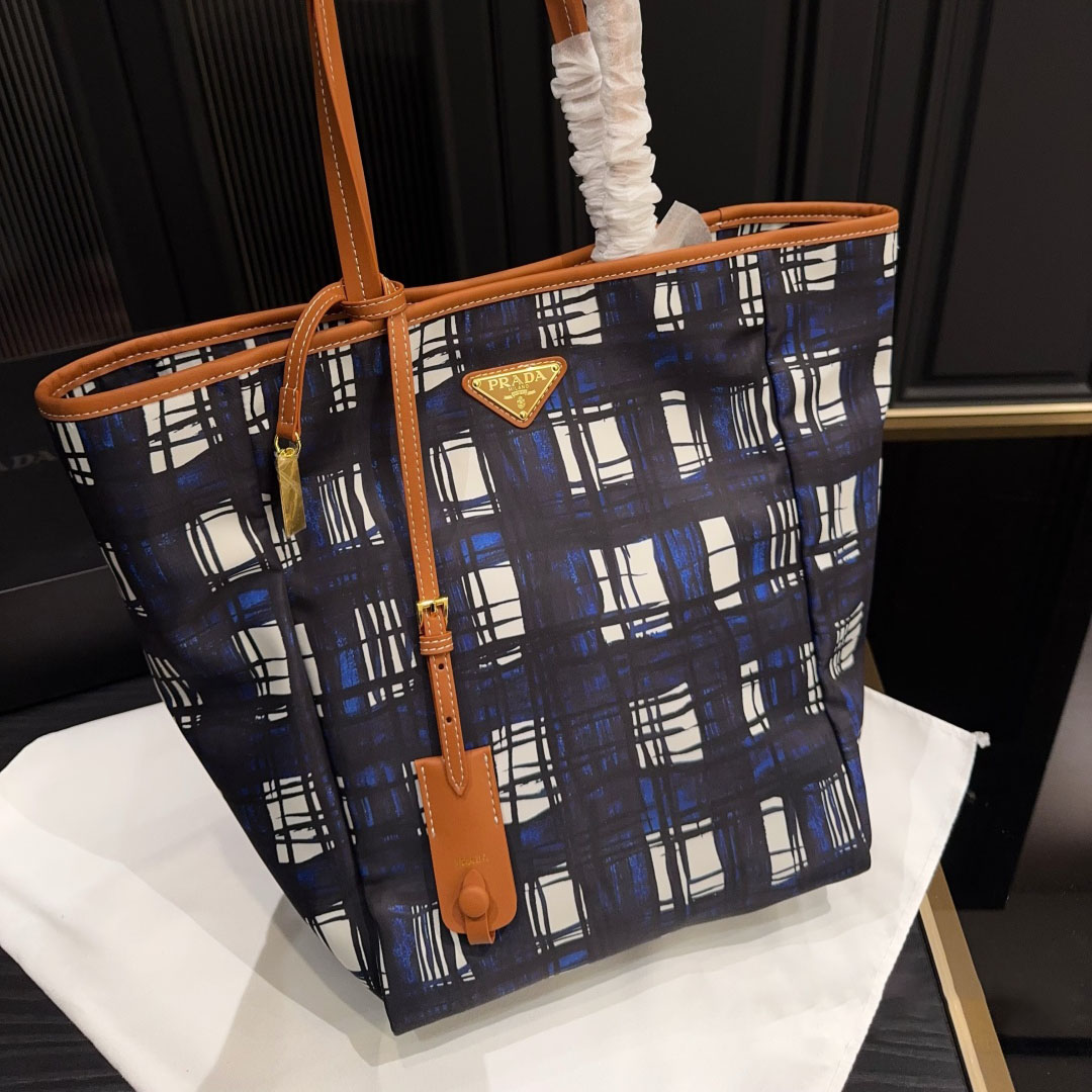 PRA Checkered Tote Bag Ev25061024
