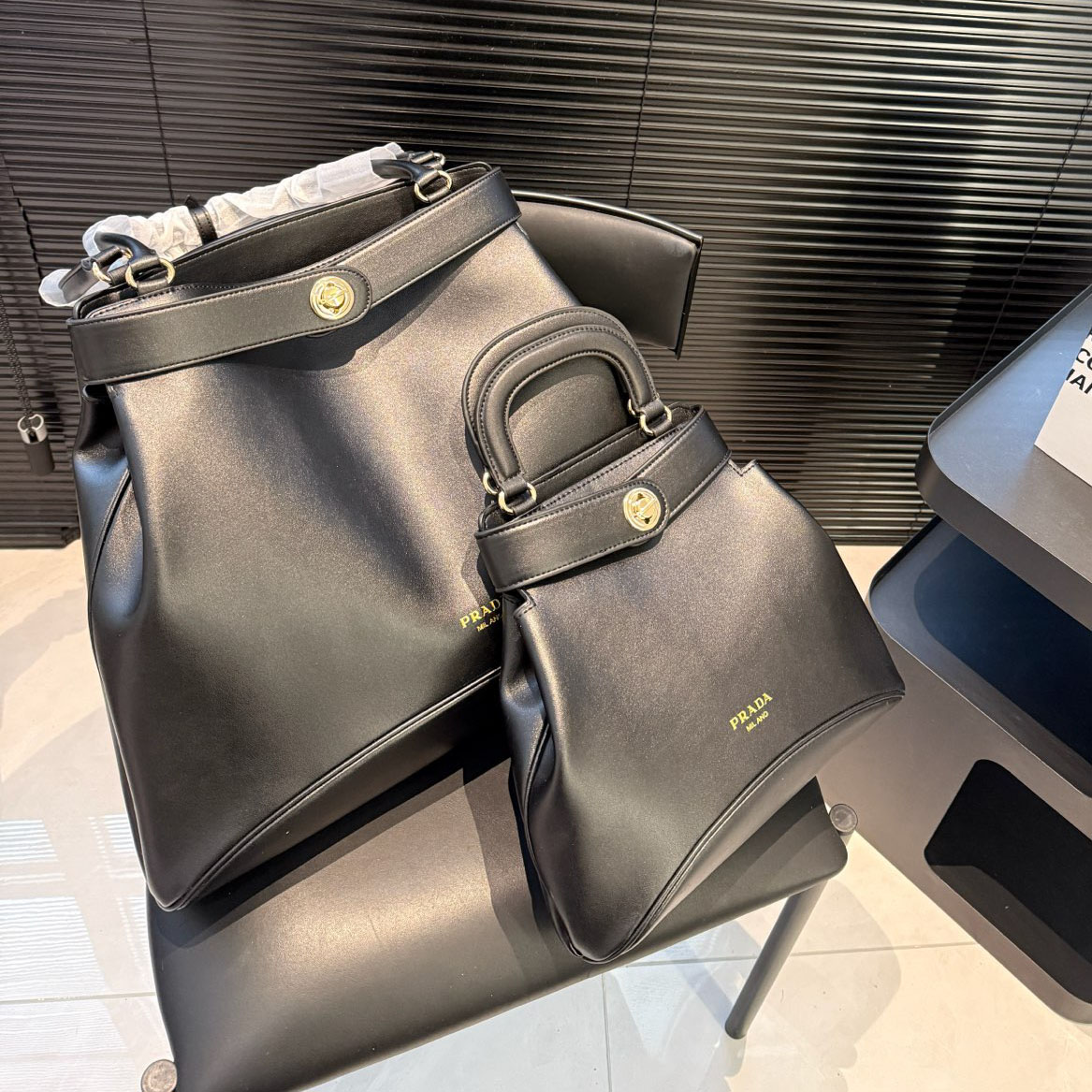 Prada Etude bag Ev25061037