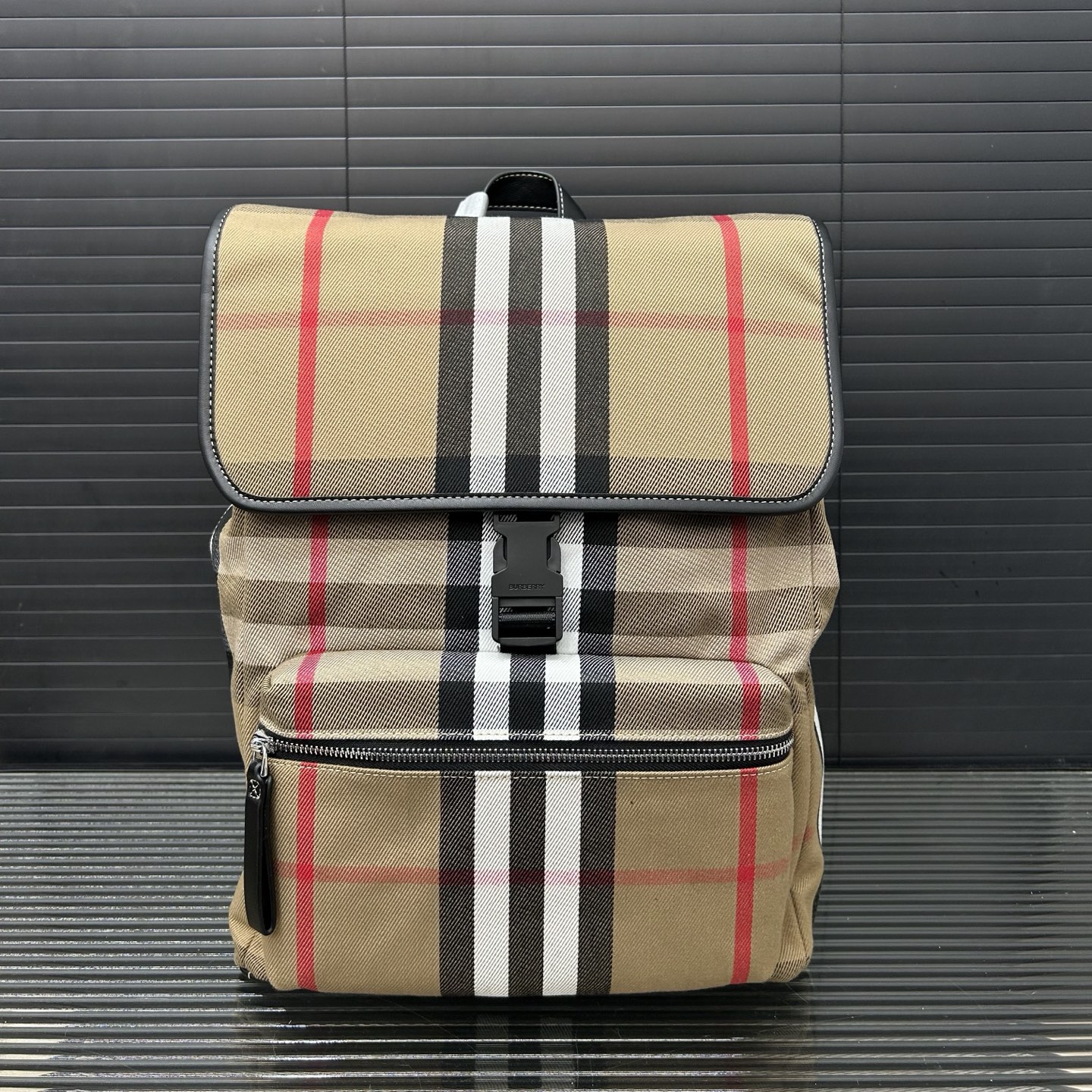 Bur Classic Snap Backpack Ev25061153