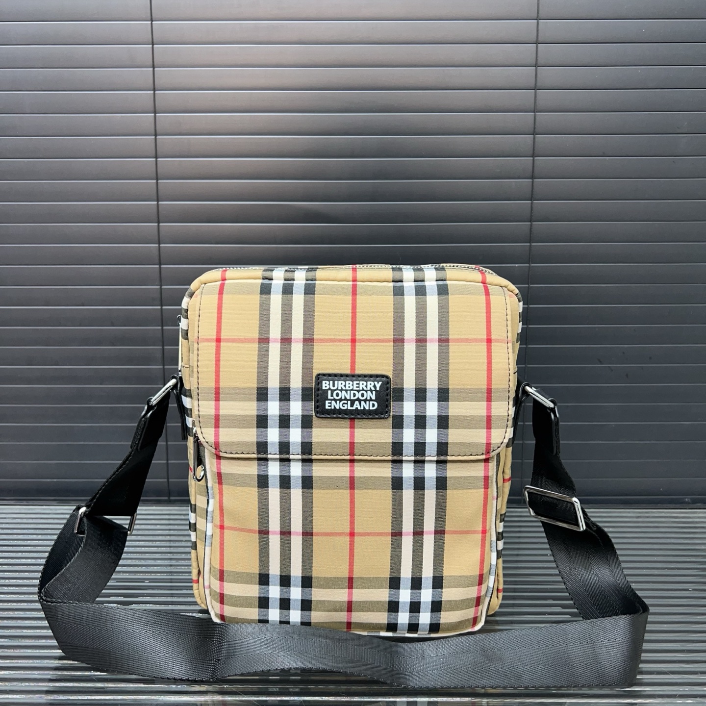 Bur Canvas Checkerboard Shoulder Bag Ev25061137